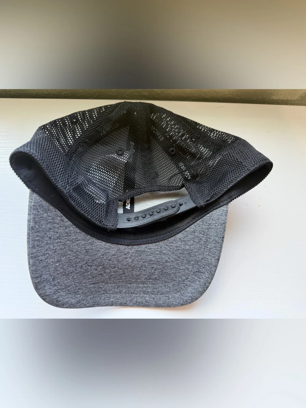 Adidas Women’s Heather Gray Black Mesh Trucker Snapback Hat One Size